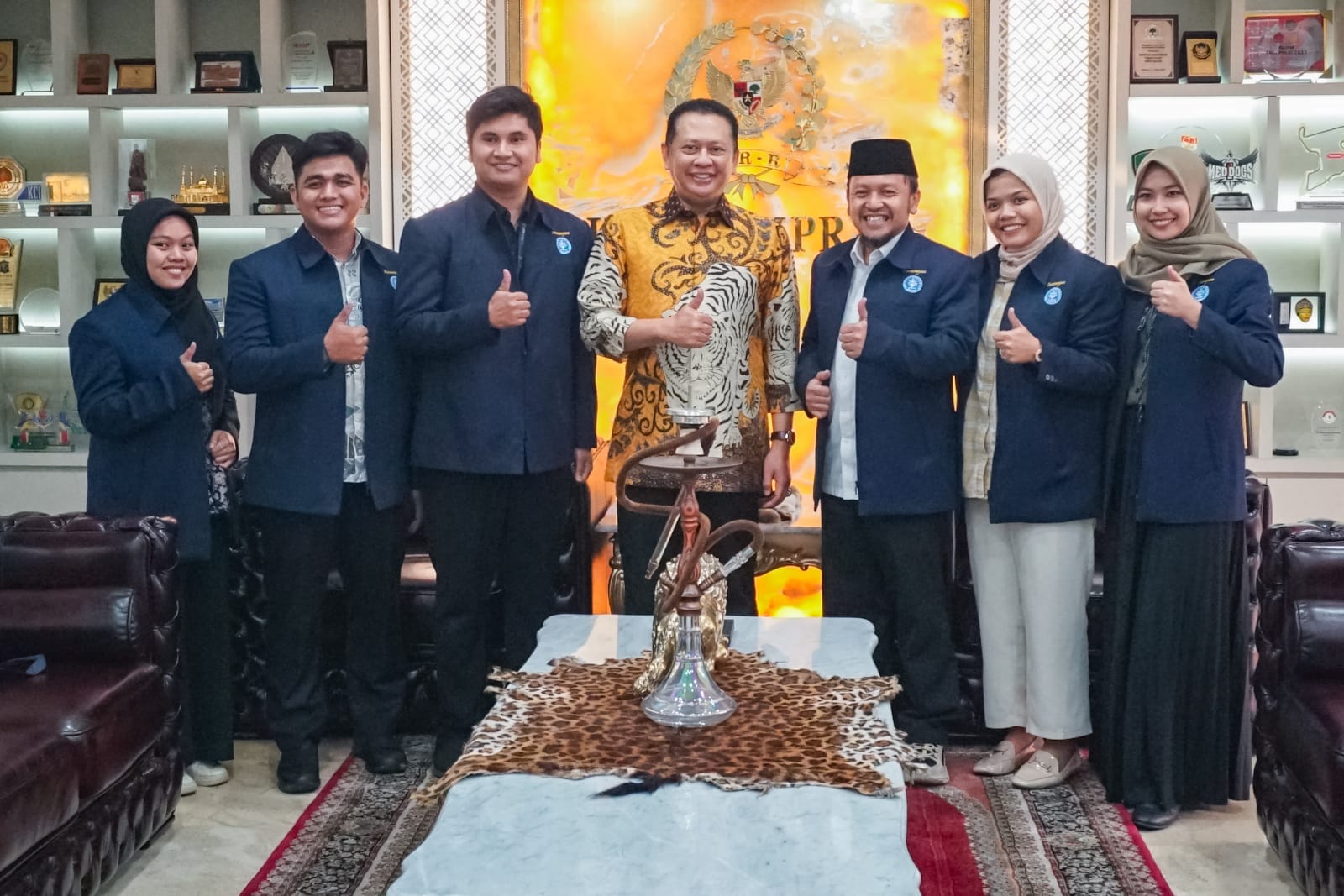 Foto bersama perwakilan audiensi FW IPB dan Ketua MPR RI Bambang Soesatyo